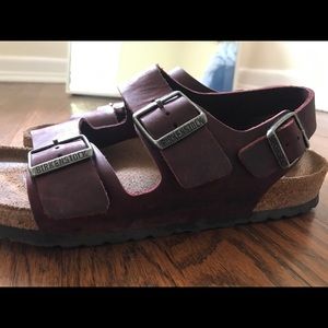 Merlot-colored Birkenstock’s size 40(10)
